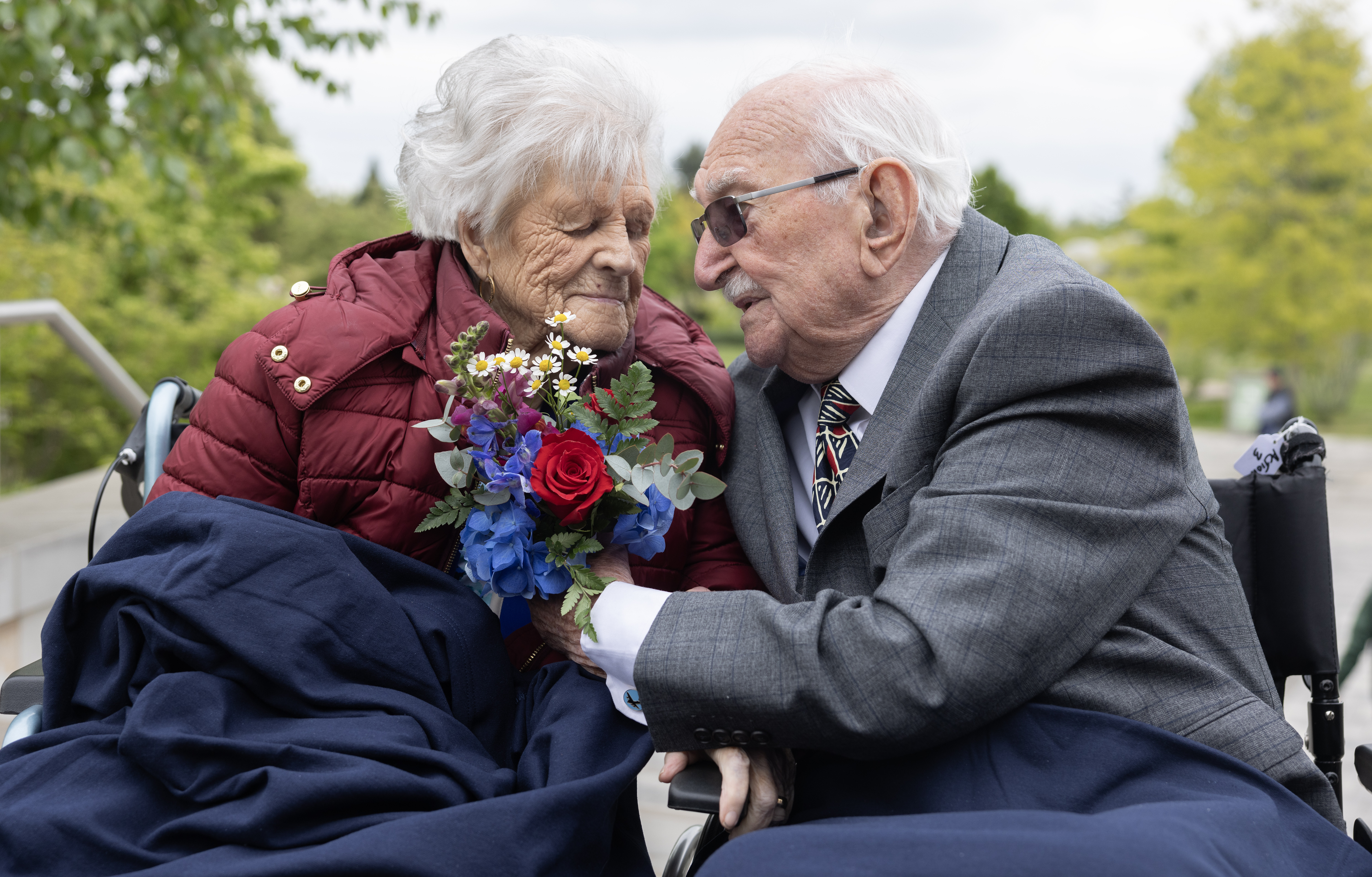 Second World War campaign veterans Roy and Kathleen Lawrence pose together